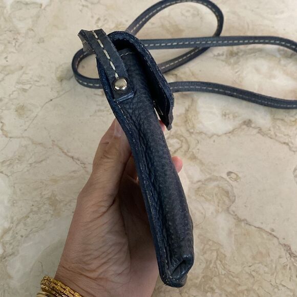 Roots Leather Oilers Cross Body Mini Bag - Picture 7 of 16